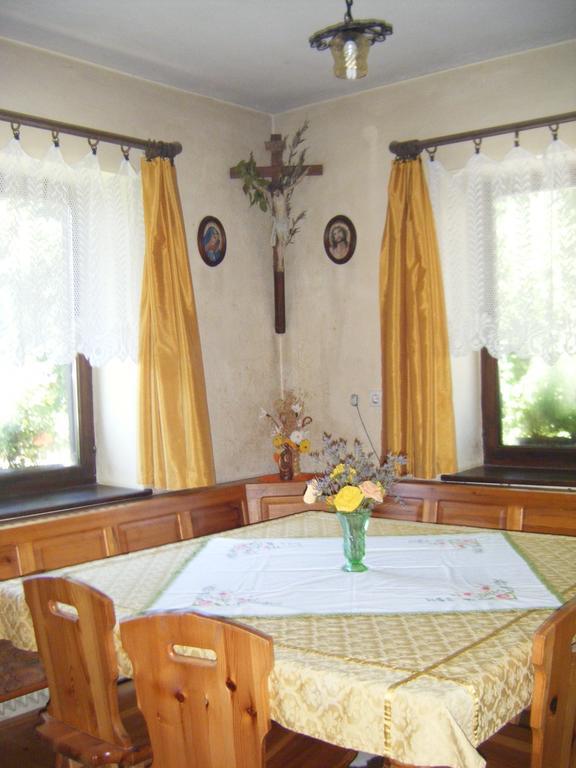 Guest House Kmetija Dane Bagian luar foto